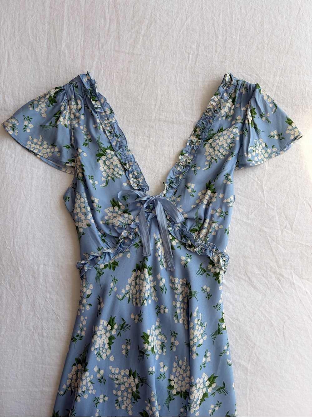 Doen Tayla Silk Ruffle V Neck Short Sleeve Mini Dress Sky May Bell Floral Blue - Picture 8 of 13
